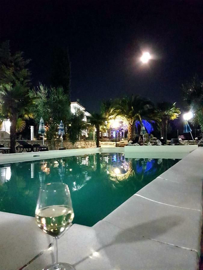 Vila Sejuda Hotel Пешичи Екстериор снимка